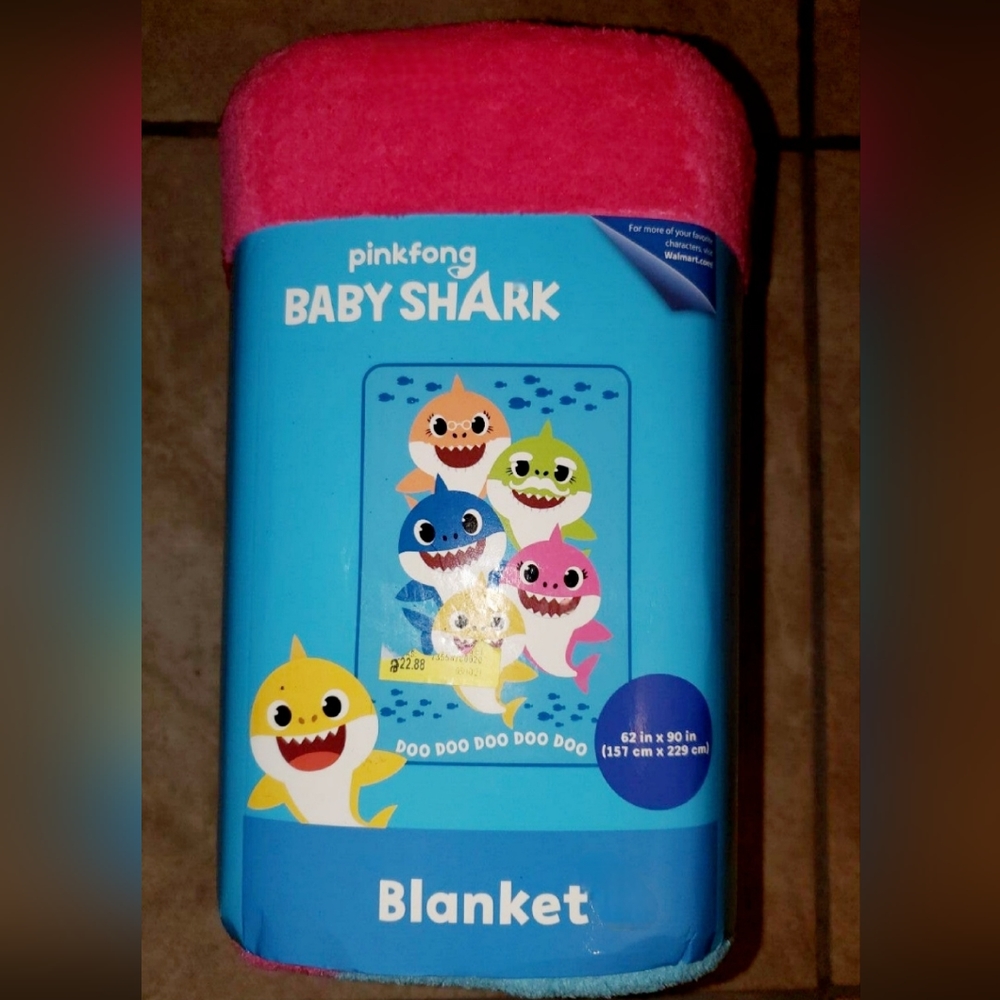 Baby Shark Plush Microfiber Kids Blanket Throw Twin/Full Size 62 X 90 Brand New!